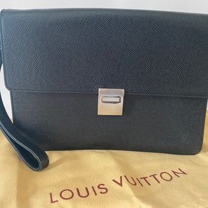 Authentic Louis Vuitton Epi leather Clutch Wristlet